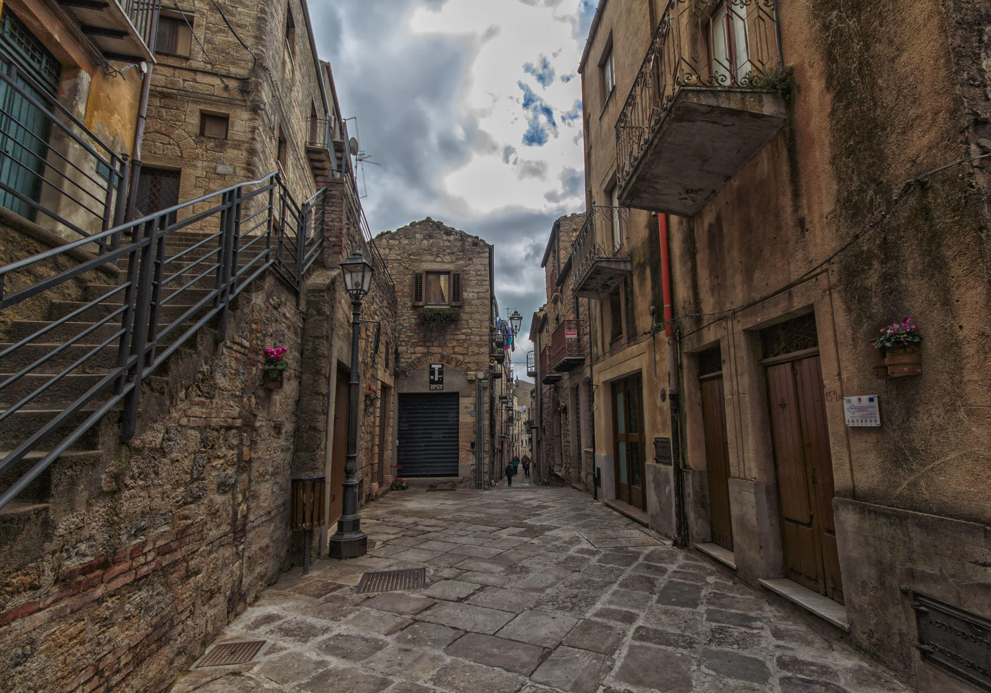 Through wide and narrow alleys