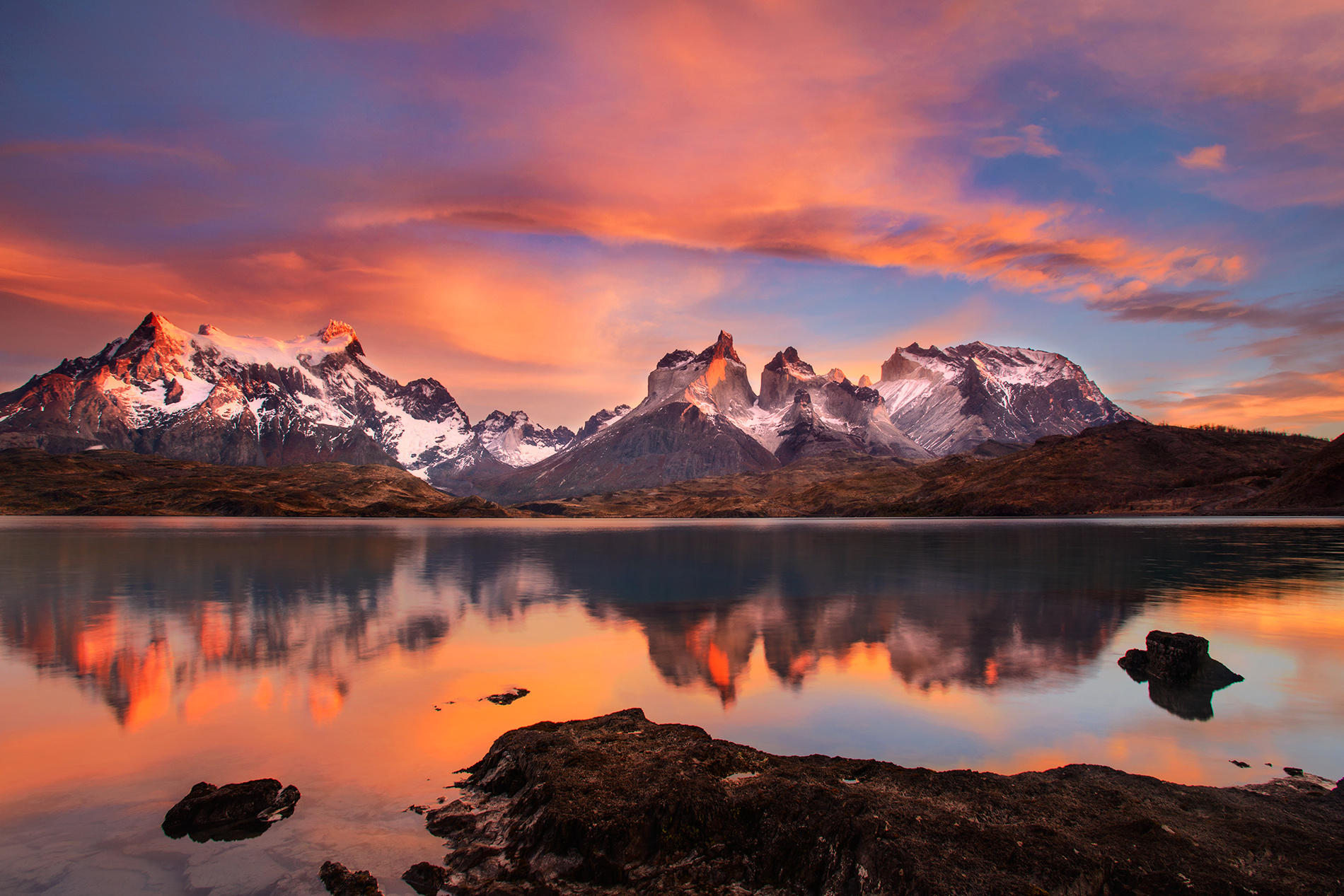 Sunrise at Pehoe Lake