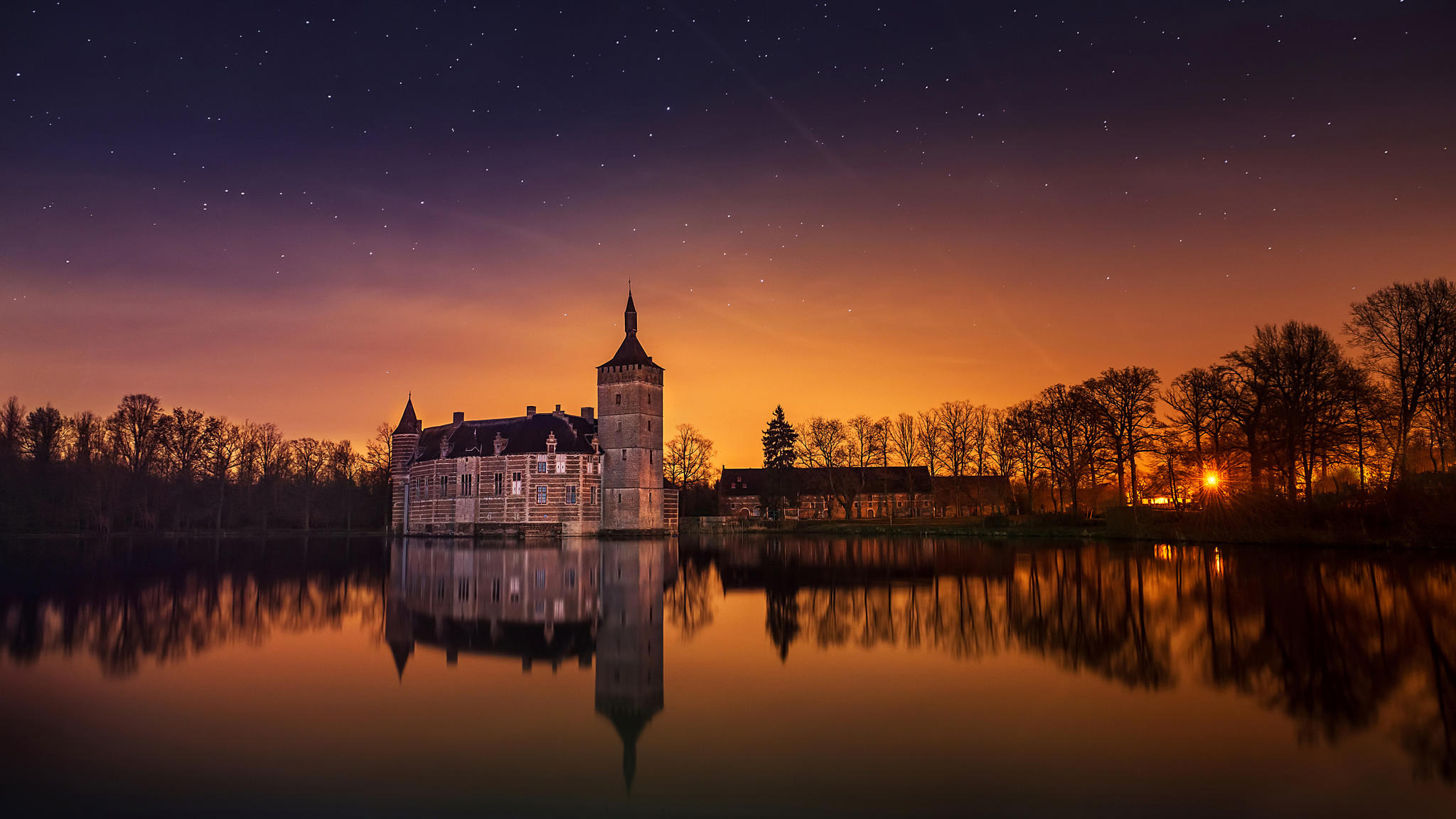 Castle of Horst by night