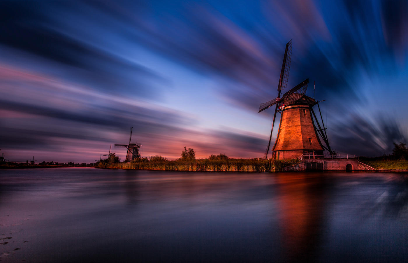 Kinderdijk, the other row