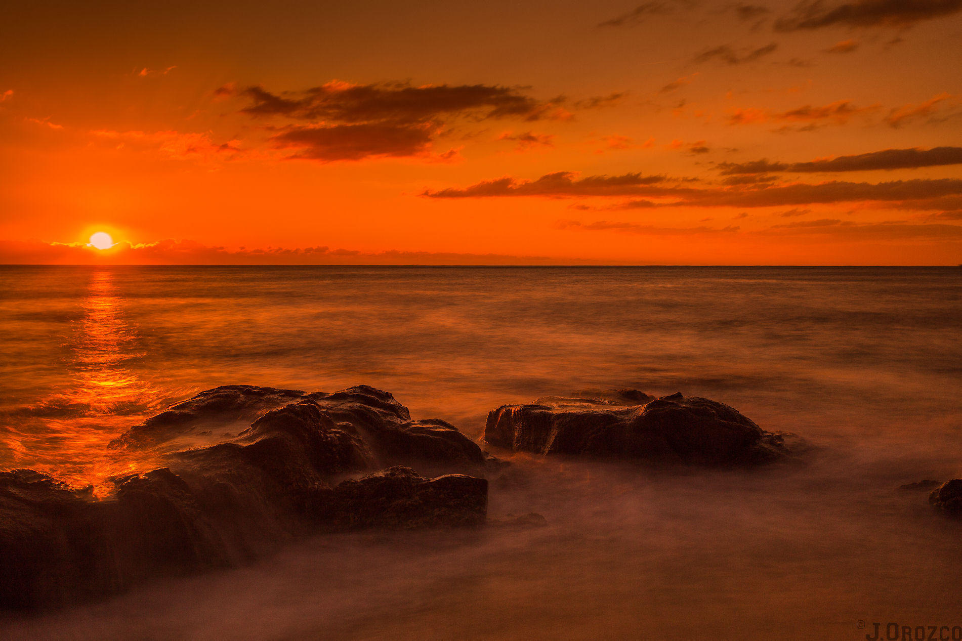 La luz del amanecer.