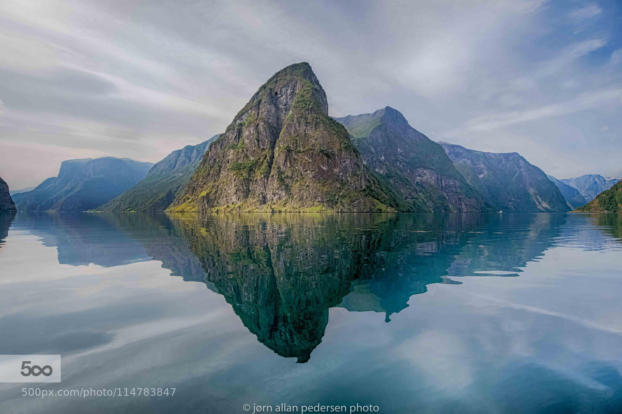 Aurland to the left and Nærøyfjorden to the right