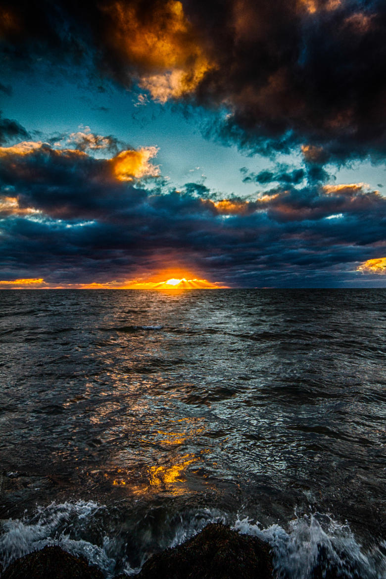 Sun cloud over sea