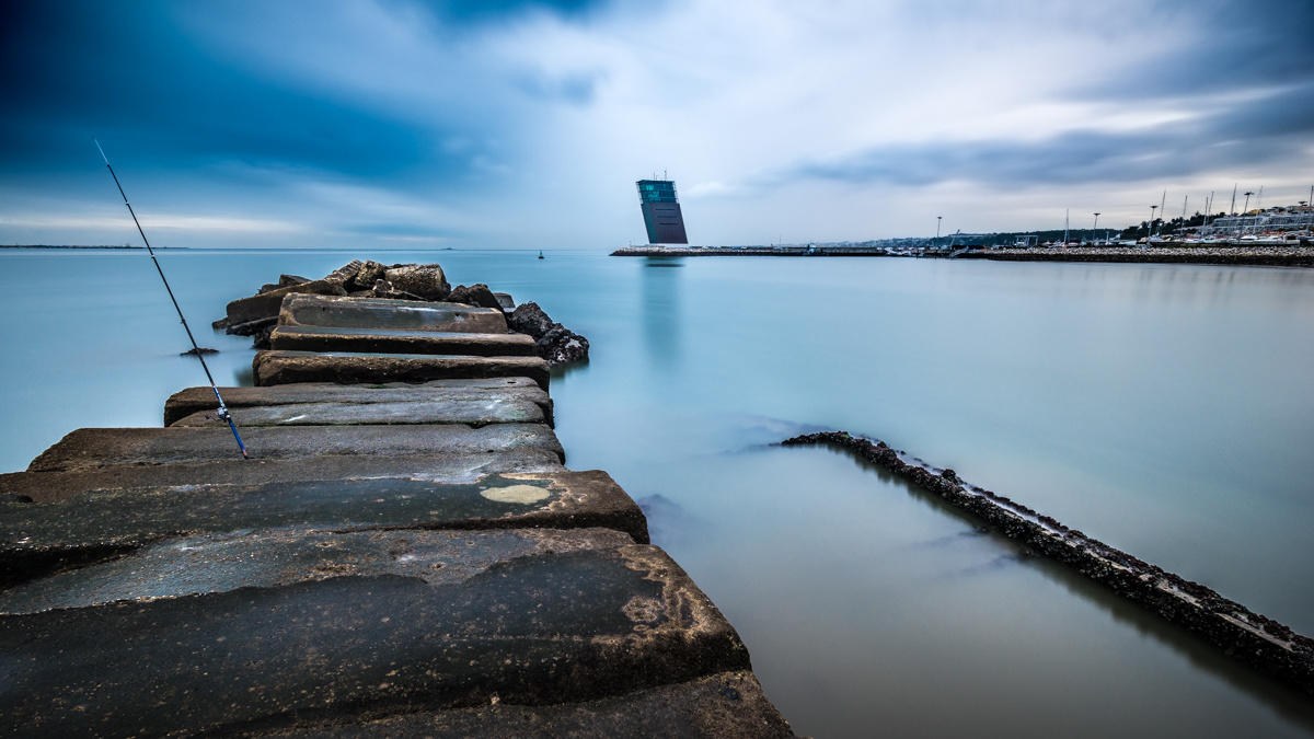 Praia de Algés - Lisbon, Portugal - Travel photography