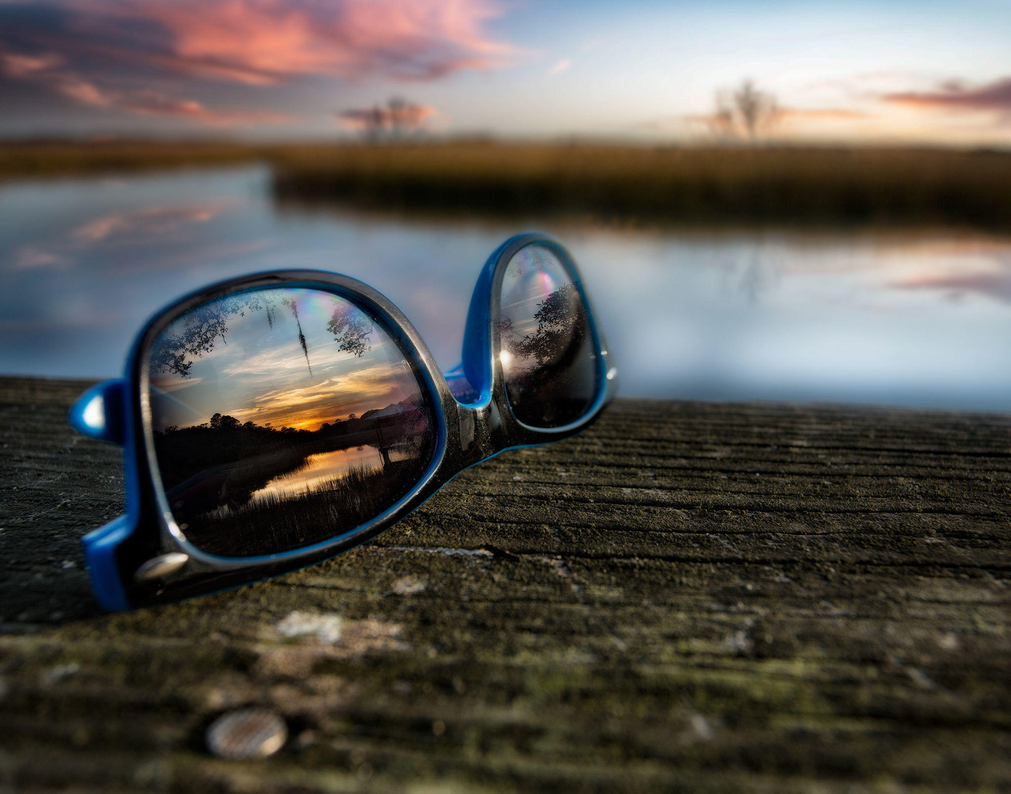 Big blue frames