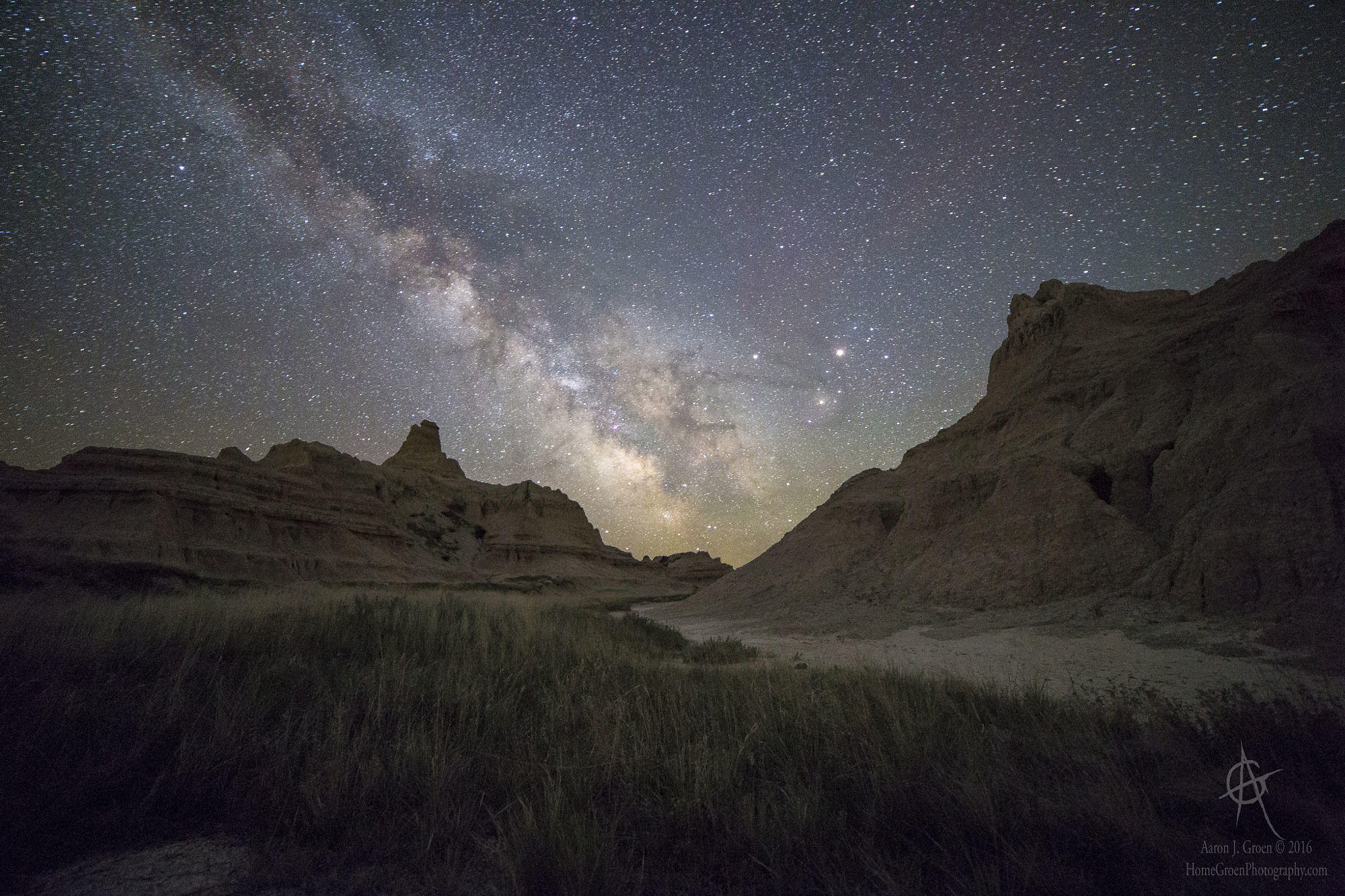 Two Buttes And A Beaut