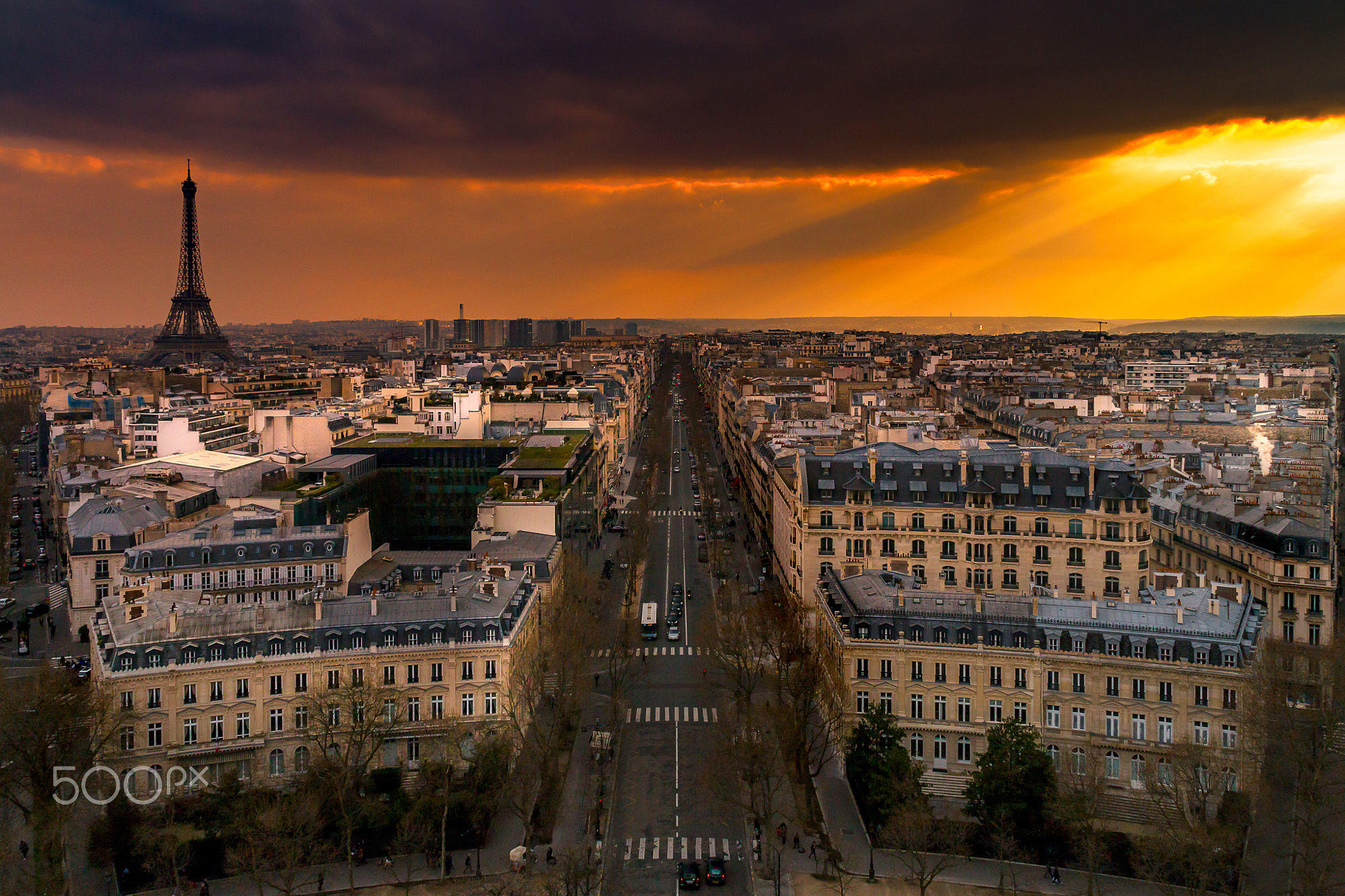 Sunset on the Eiffel Tower ...