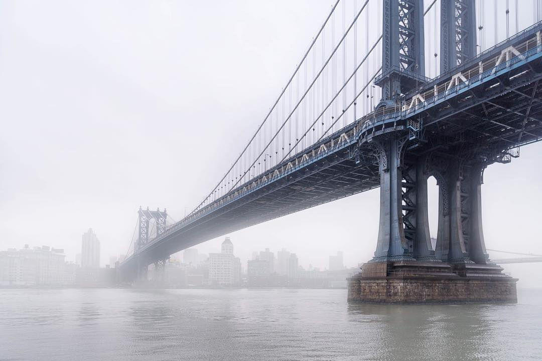 Throwback to this exciting day were I shot the Manhattan Bridge! It was raining like crazy and my...
