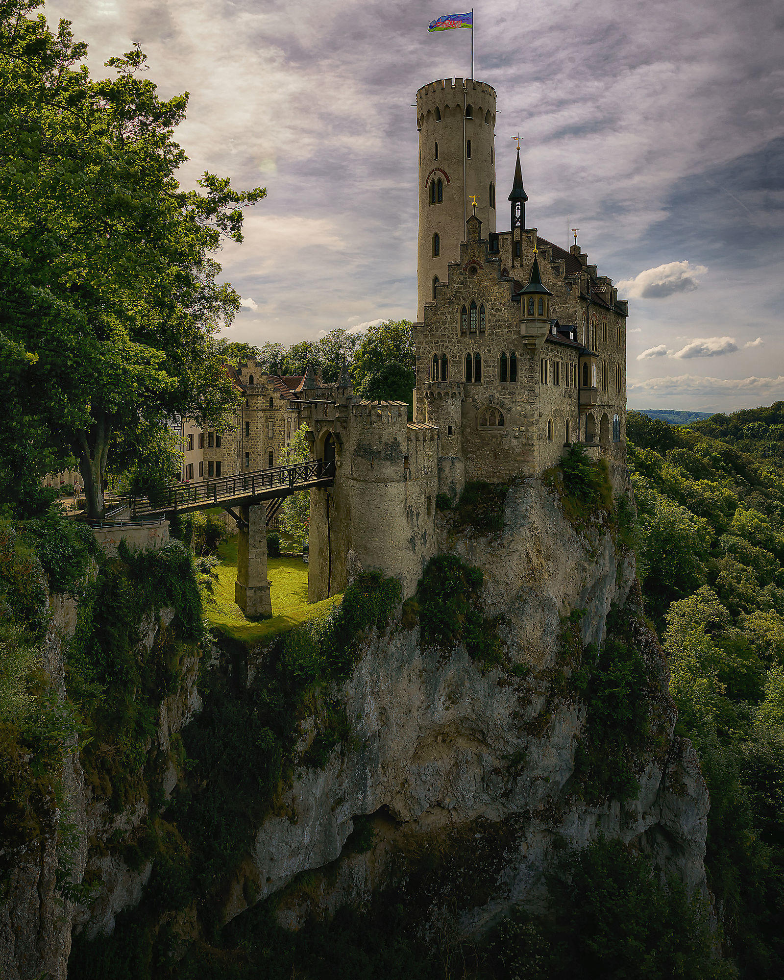 Fairytale castle Lichtenstein ...
