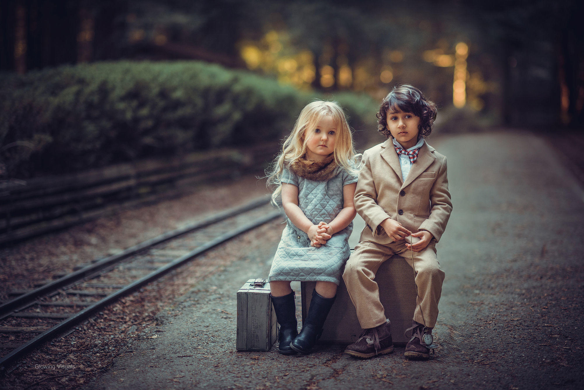 The Young Travelers : Waiting together