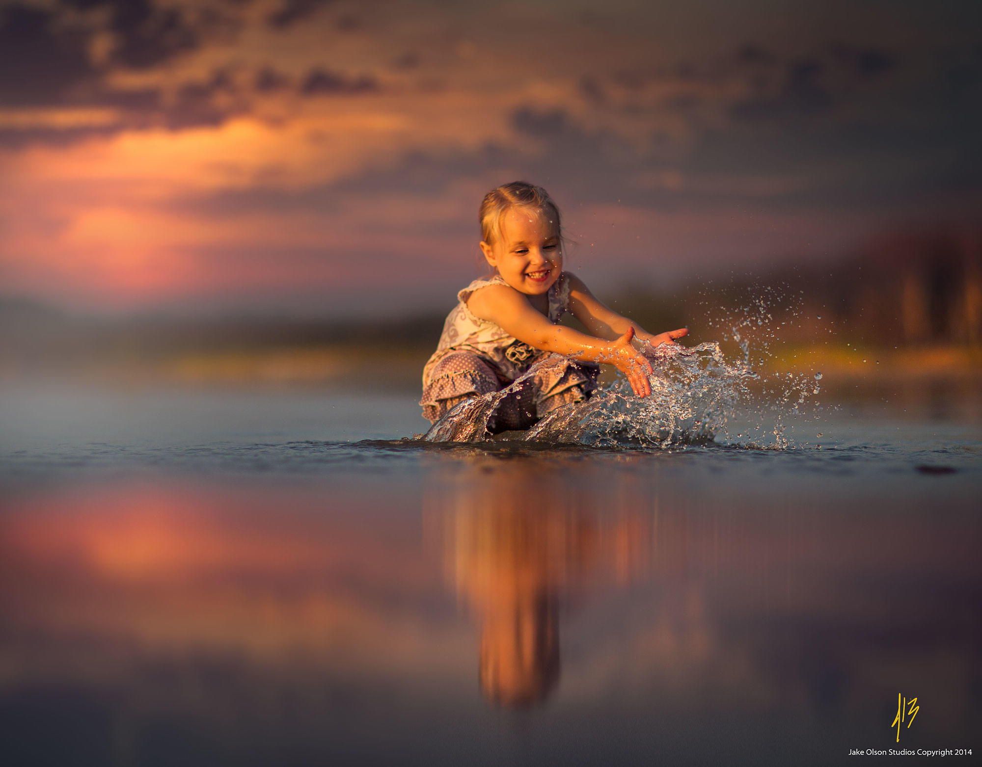 Вода радость. Джейк Олсон. Джейк Олсон (Jake Olson), США. Джейк Олсон фотограф. Дети на берегу моря.