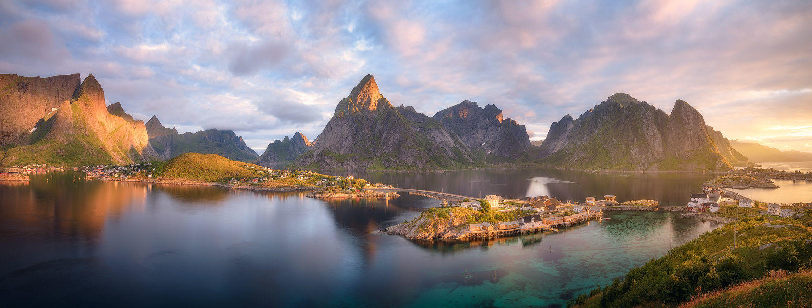 A Summer Morning in Reine