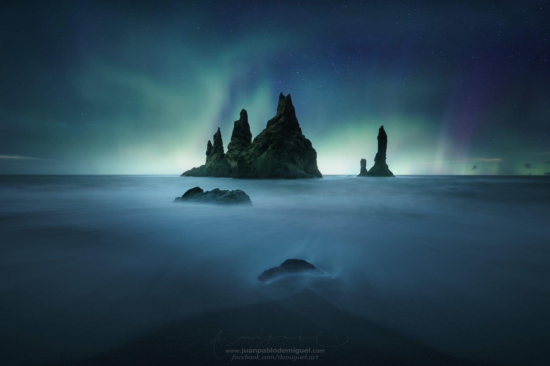 Borealis Reynisdrangar.