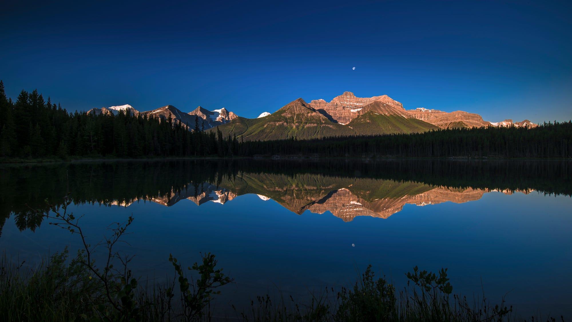 Morning at Herbert Lake